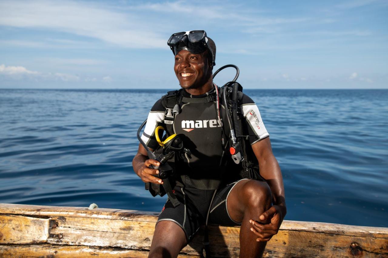 The Mora Zanzibar Ξενοδοχείο Matemwe  Εξωτερικό φωτογραφία A scuba diver